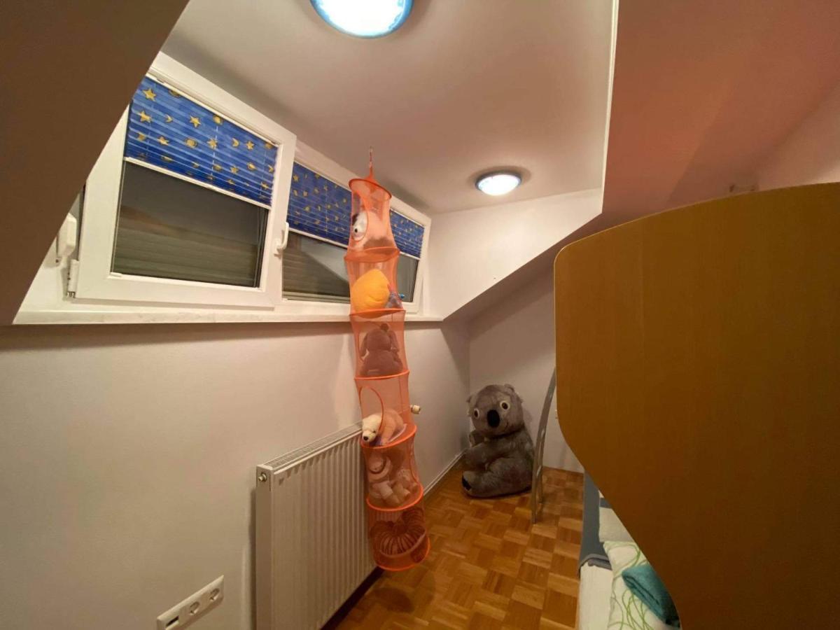 Apartment Kranj - huge terrace, free P, WI - FI, AC Buitenkant foto