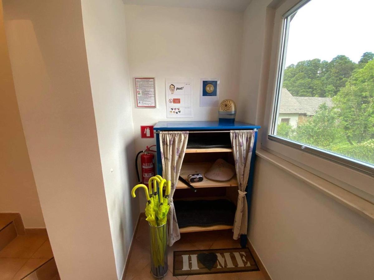 Apartment Kranj - huge terrace, free P, WI - FI, AC Buitenkant foto